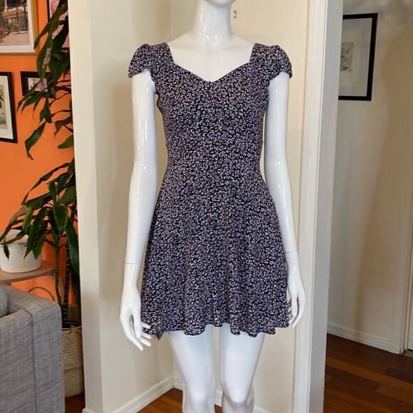 UO Finnigan Floral Mini Dress Size XS - Picture 4 of 13